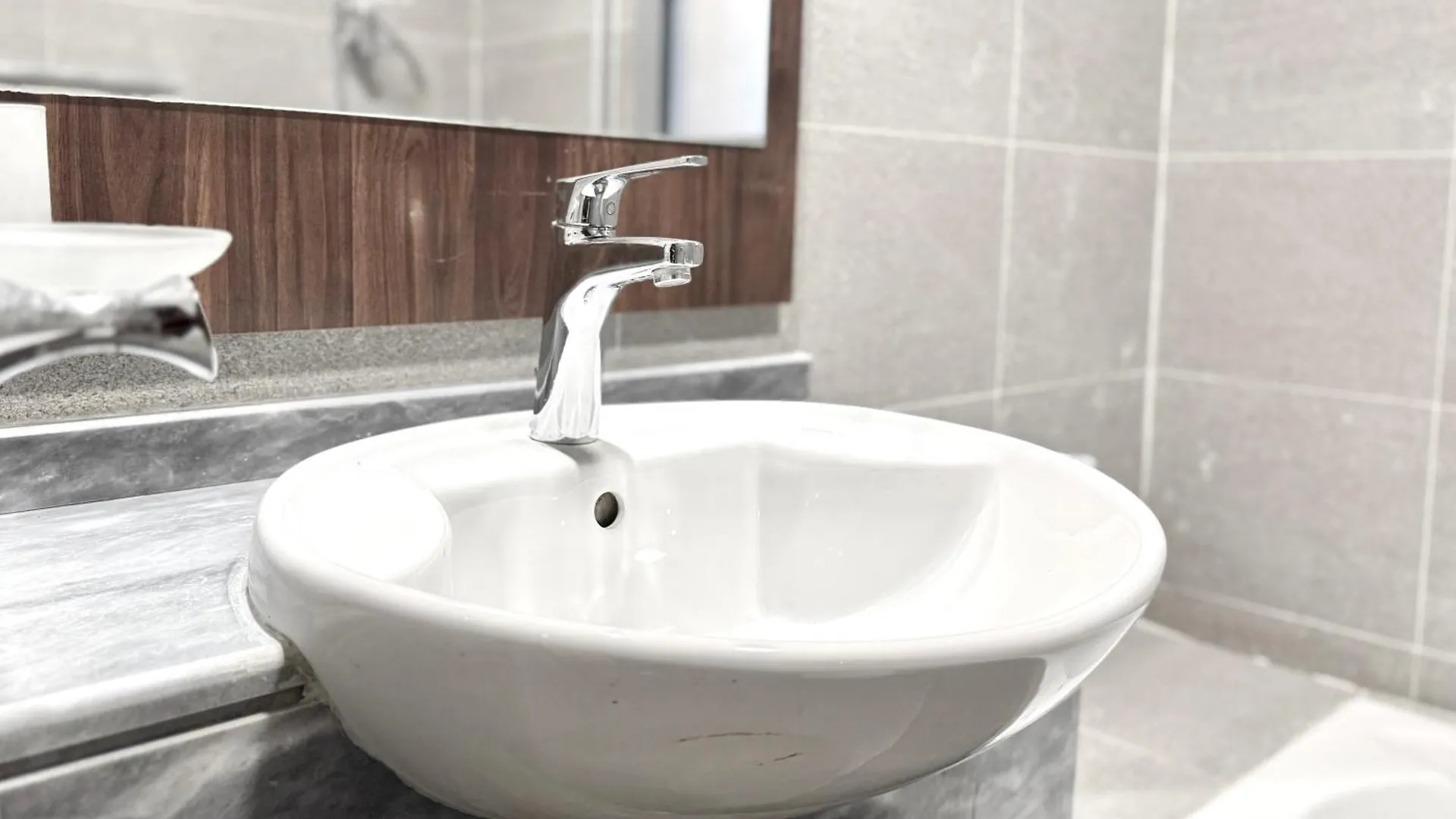 Al Manara Classic Executive Studio Dubai United Arab Emirates