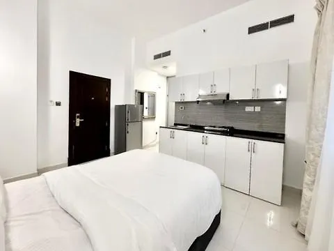 דובאי Al Manara Classic Executive Studio דירה